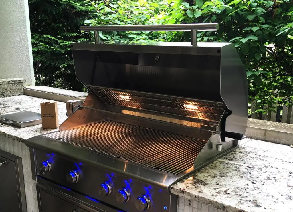 Outdoor Kitchens featuring XO appliances