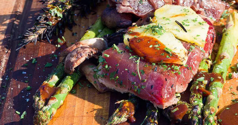 HERBED SMOKE SEARED TUNA