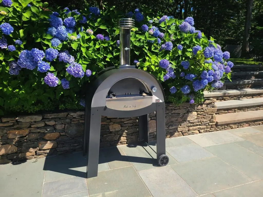 Outdoor Kitchens featuring XO appliances