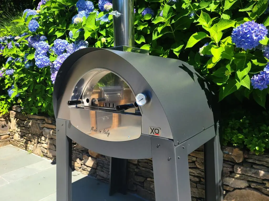 Outdoor Kitchens featuring XO appliances